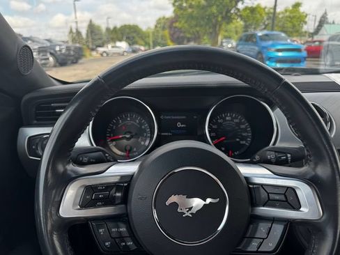 Used 2022 Ford Mustang GT w/ Black Accent Package RWD image 20