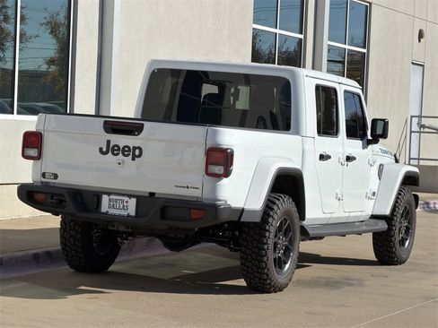 New 2025 Jeep Gladiator Sport image 5