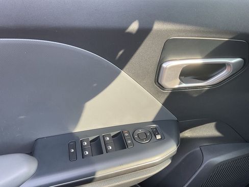 Used 2025 Kia K4 FWD image 9