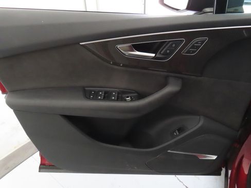 Used 2020 Audi SQ7 Premium Plus w/ SQ7 Black Optic Package AWD/4WD image 10