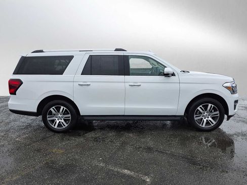 Used 2024 Ford Expedition Max Limited AWD/4WD image 2