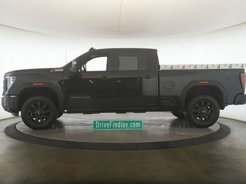 Used 2025 GMC Sierra 2500 AT4 w/ AT4 Premium Plus Package AWD/4WD image 9