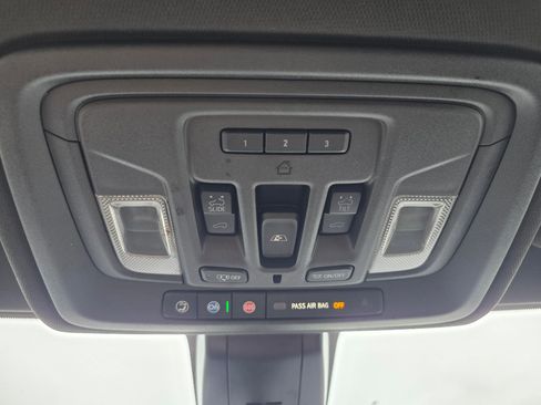 Used 2020 Chevrolet Silverado 1500 High Country w/ Technology Package AWD/4WD image 21