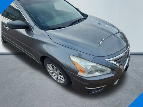 Used 2014 Nissan Altima 2.5 S w/ Display Audio Package FWD image 5
