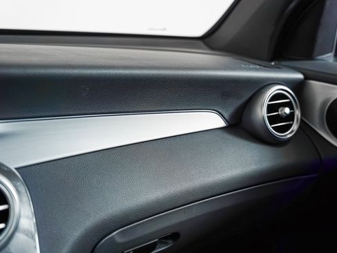 Certified 2022 Mercedes-Benz GLC 300 image 23