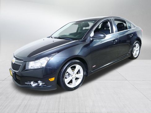 Used 2014 Chevrolet Cruze LT w/ RS Package FWD image 3