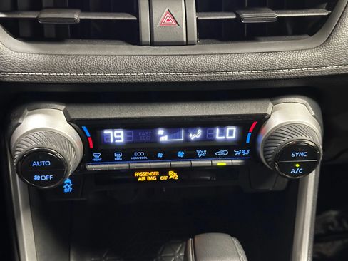 Used 2022 Toyota RAV4 LE image 37