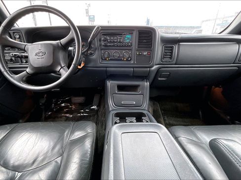 Used 2002 Chevrolet Avalanche 4x4 w/ Convenience Pkg image 13