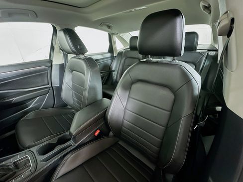 Certified 2024 Volkswagen Jetta SE image 19