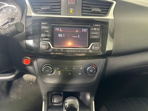 Used 2017 Nissan Sentra SV image 21