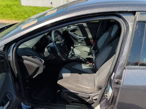 Used 2018 Ford Focus ST FWD image 32