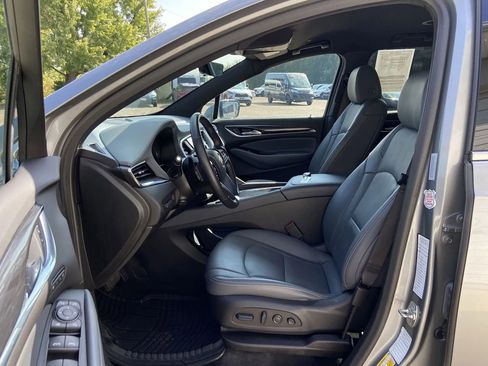 Used 2024 Buick Enclave Premium image 11