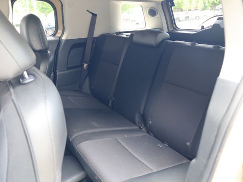 Used 2012 Toyota FJ Cruiser 4WD w/ Upgrade Pkg image 33