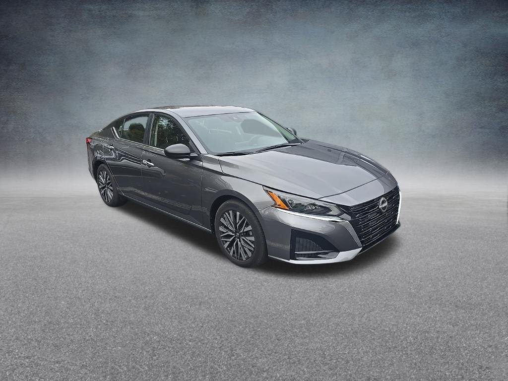 Used 2025 Nissan Altima 2.5 SV FWD image 10