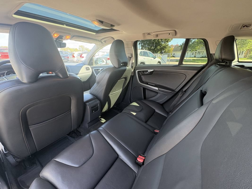 Used 2017 Volvo V60 T5 Cross Country w/ Convenience Package AWD/4WD image 24