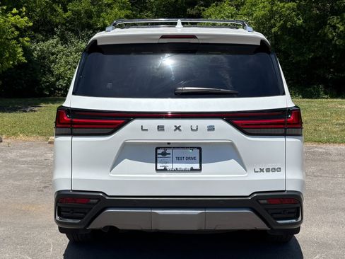 Used 2025 Lexus LX 600 4WD w/ Accessory Package (2T) image 5