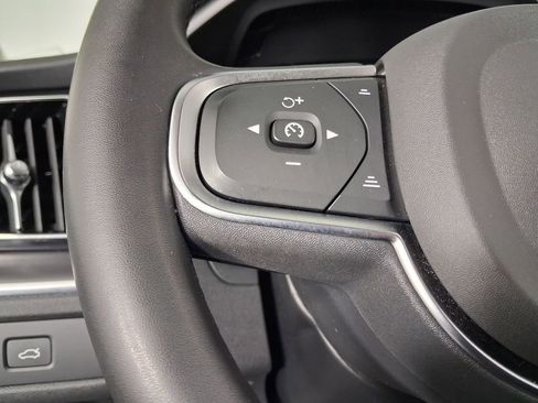 Certified 2023 Volvo XC60 B5 Core AWD/4WD image 30