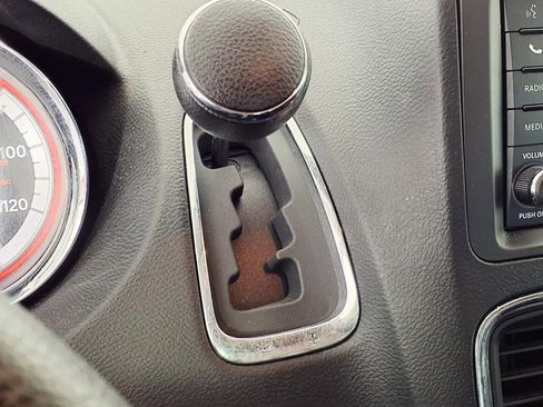 Used 2020 Dodge Grand Caravan SE image 22