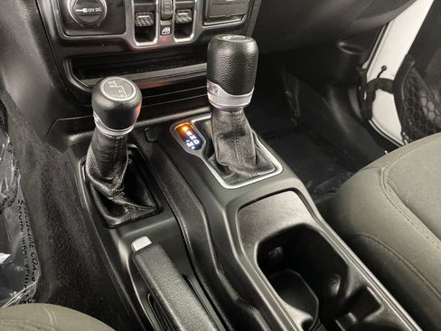 Used 2019 Jeep Wrangler Unlimited Sport S image 29