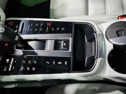 Used 2023 Porsche Macan GTS image 16