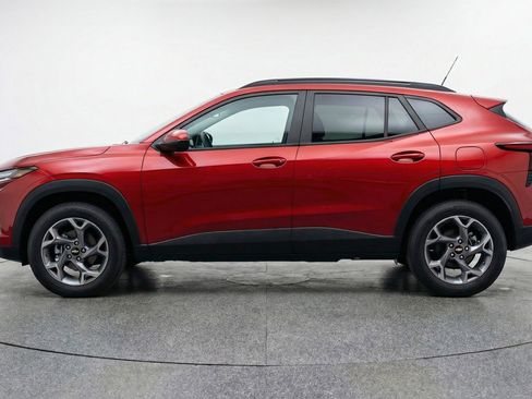 Used 2025 Chevrolet Trax LT image 5