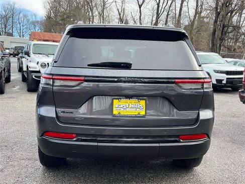 Certified 2023 Jeep Grand Cherokee Altitude image 5