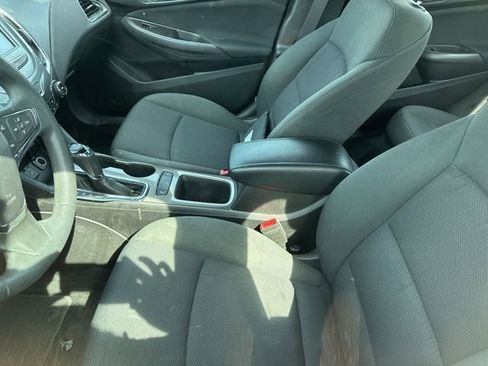 Used 2016 Chevrolet Cruze LT w/ Convenience Package image 5