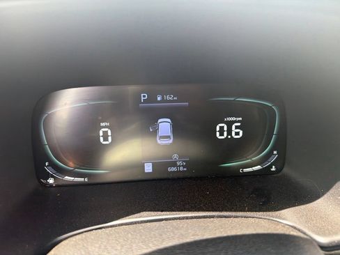 Used 2024 Kia Soul LX w/ Option Group 015 FWD image 3