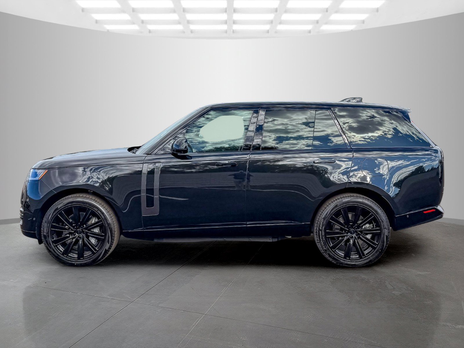 New 2026 Land Rover Range Rover SE AWD/4WD image 2