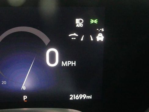 Used 2024 Buick Encore GX Avenir w/ Avenir Technology Package AWD/4WD image 34