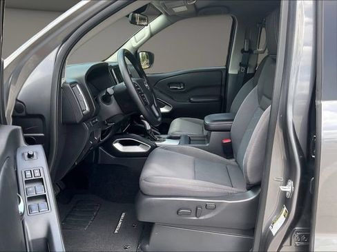 Used 2025 Nissan Frontier SV RWD image 23