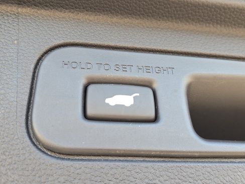 Used 2025 Honda Pilot Touring image 22