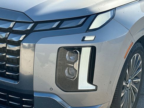 Used 2024 Hyundai Palisade Calligraphy image 36