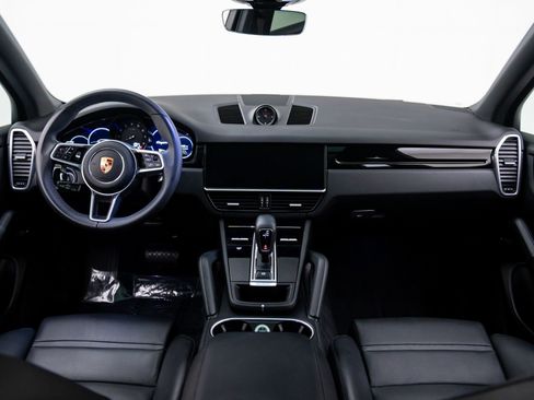 Certified 2023 Porsche Cayenne image 11
