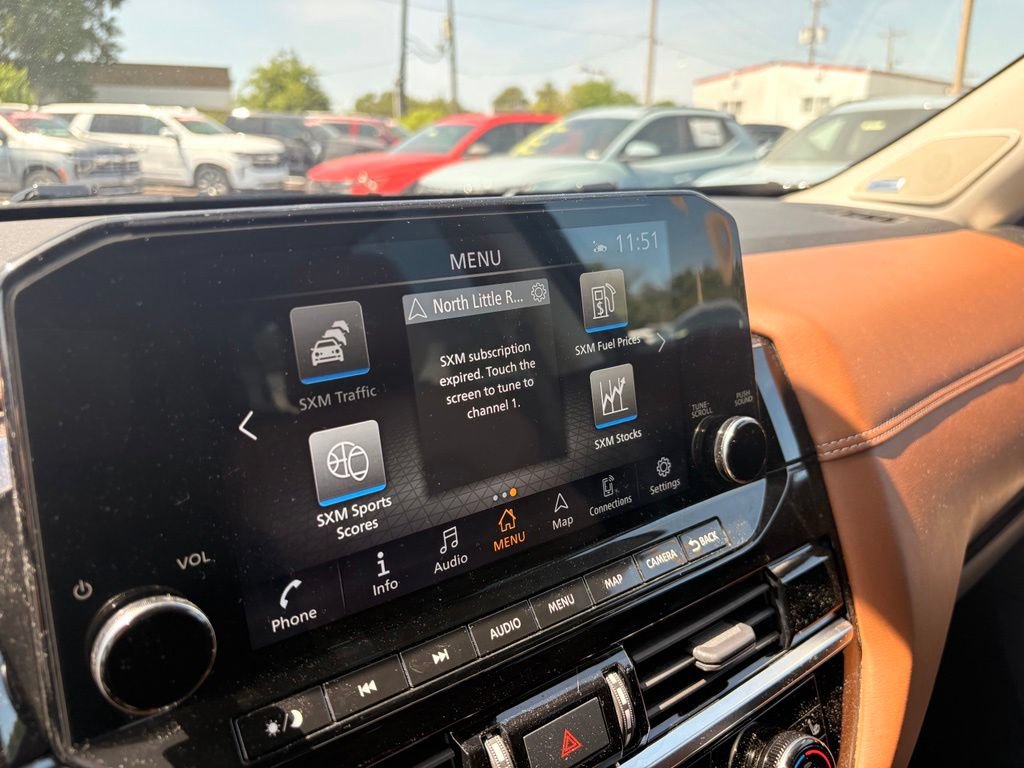 Used 2023 Nissan Pathfinder Platinum AWD/4WD image 16