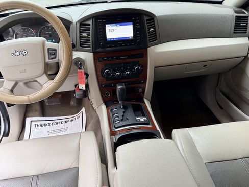 Used 2005 Jeep Grand Cherokee Limited image 12