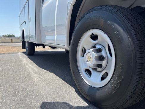 New 2025 Chevrolet Express 3500 w/ Power Convenience Package image 4