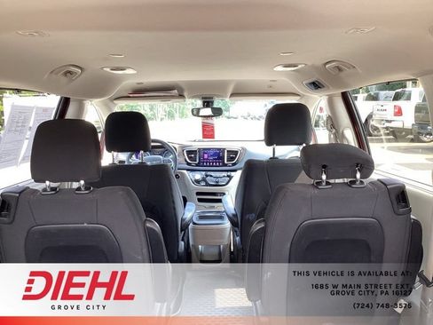 Used 2019 Chrysler Pacifica Touring Plus w/ Cold Weather Group FWD image 13