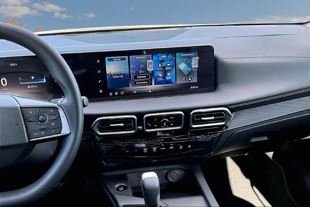 New 2027 Nissan Sentra SV w/ Floor Mat Package FWD image 6