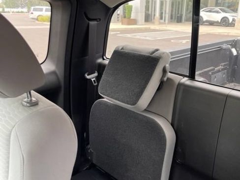 Used 2019 Toyota Tacoma SR5 AWD/4WD image 3