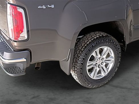 Used 2019 GMC Canyon SLE w/ SLE Convenience Package image 12