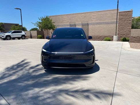 Used 2026 Tesla Model Y Long Range AWD/4WD image 2