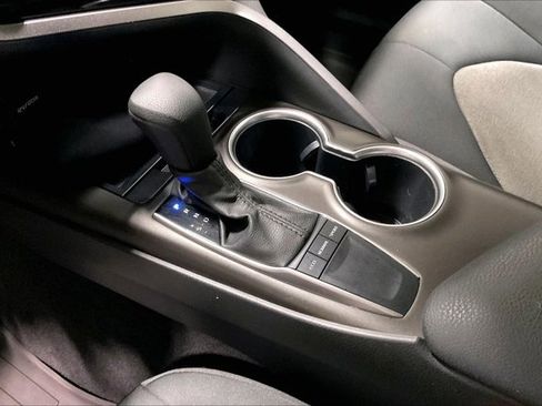 Used 2022 Toyota Camry LE image 17