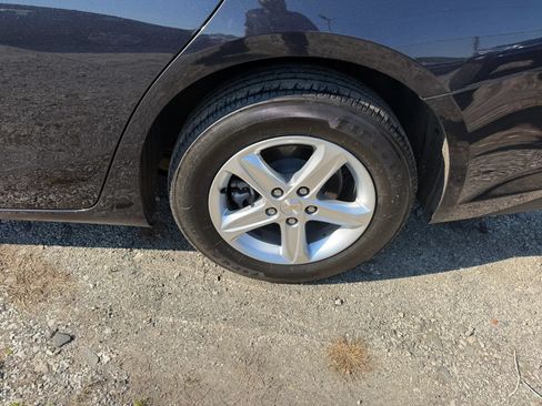 Used 2023 Chevrolet Malibu LT FWD image 9