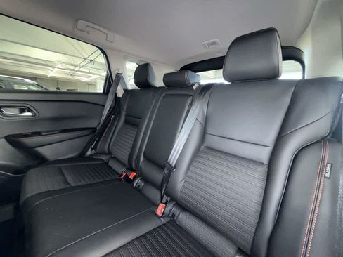 Used 2025 Nissan Rogue SV AWD/4WD image 22