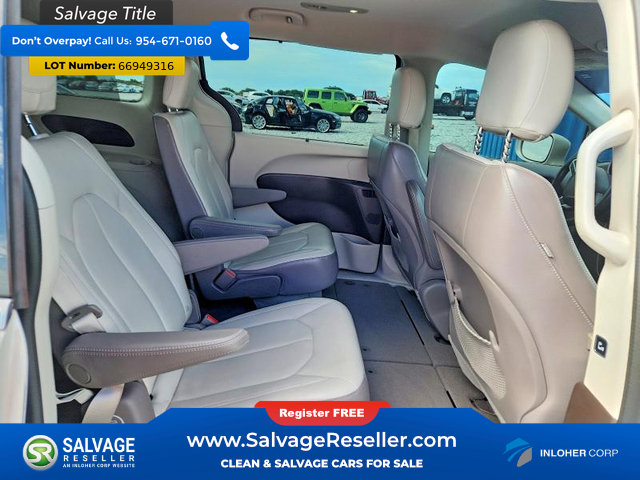 Used 2017 Chrysler Pacifica Touring-L FWD image 15