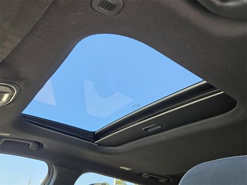 Used 2024 Jeep Grand Cherokee L Laredo w/ Luxury Tech Group I image 17