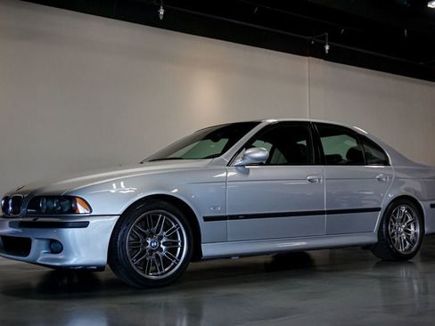 Used 2002 BMW M5 RWD image 3