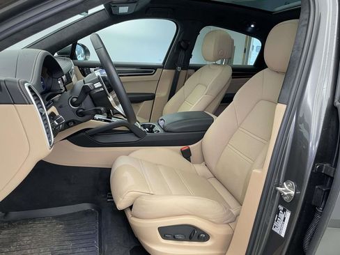 Certified 2023 Porsche Cayenne GTS image 5