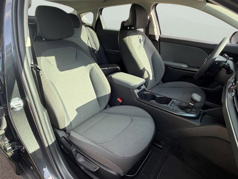 Used 2025 Kia K4 FWD image 18